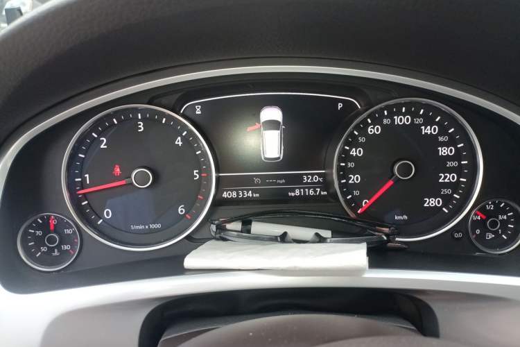 Used Volkswagen Touareg 2015 3.0 TDI Diesel Standard Model Instrument Cluster