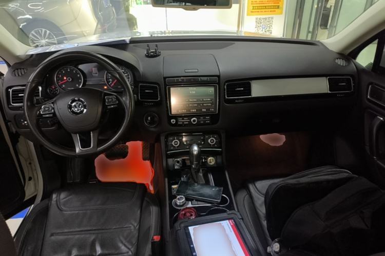 Used Volkswagen Touareg 2015 3.0 TSI Standard Model Center Console