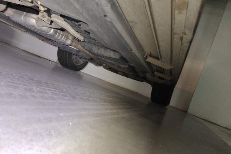 Used Volkswagen Touareg 2015 3.0 TSI Comfort Model Chassis Front Left