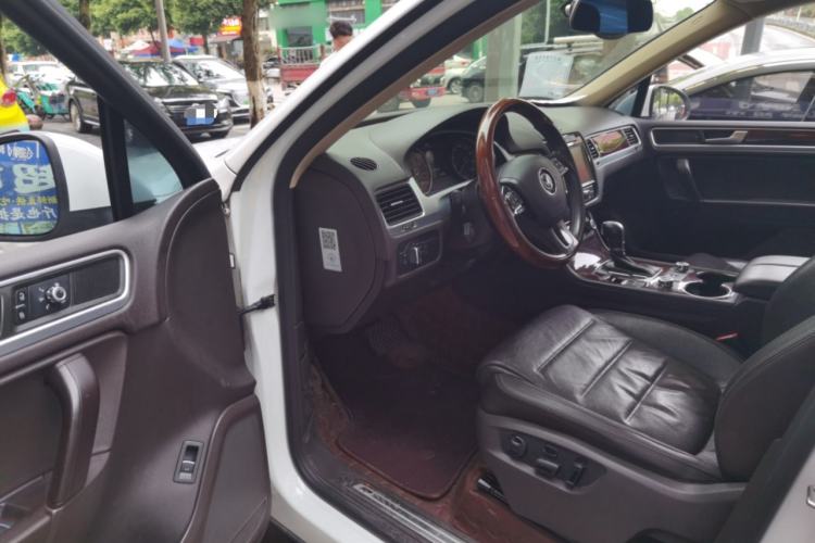 Used Volkswagen Touareg 2015 3.0 TSI Audacious Limited Edition Driver Seat