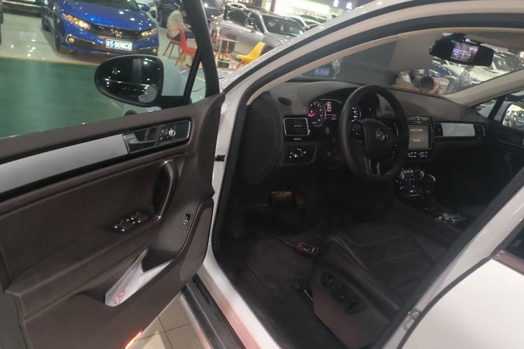 Used Volkswagen Touareg 2015 3.0 TSI Standard Model Driver Seat