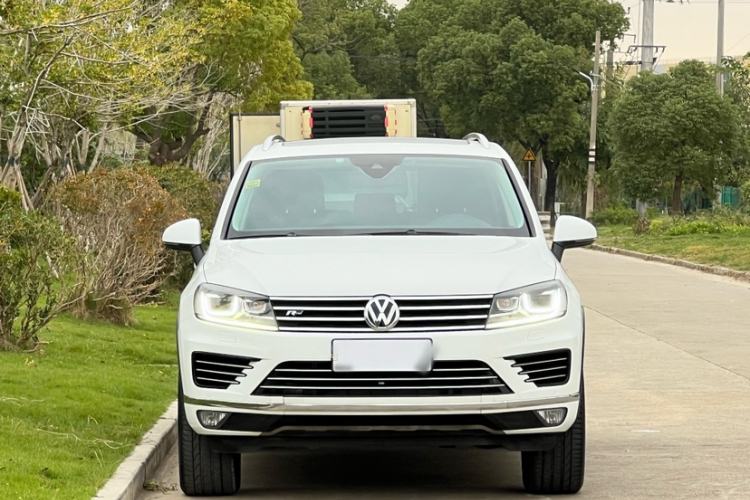 Used Volkswagen Touareg 2015 3.0 TSI High-End Model Exterior 1