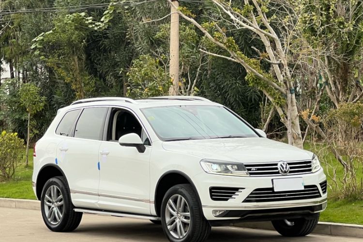 Used Volkswagen Touareg 2015 3.0 TSI High-End Model Exterior 3