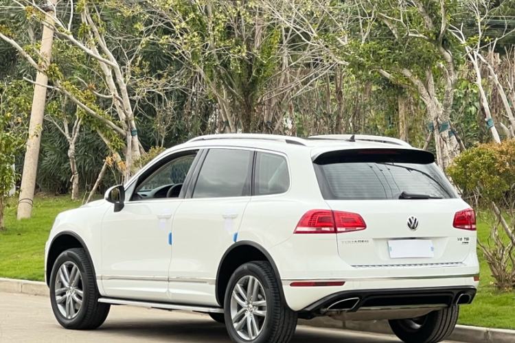 Used Volkswagen Touareg 2015 3.0 TSI High-End Model Exterior 4