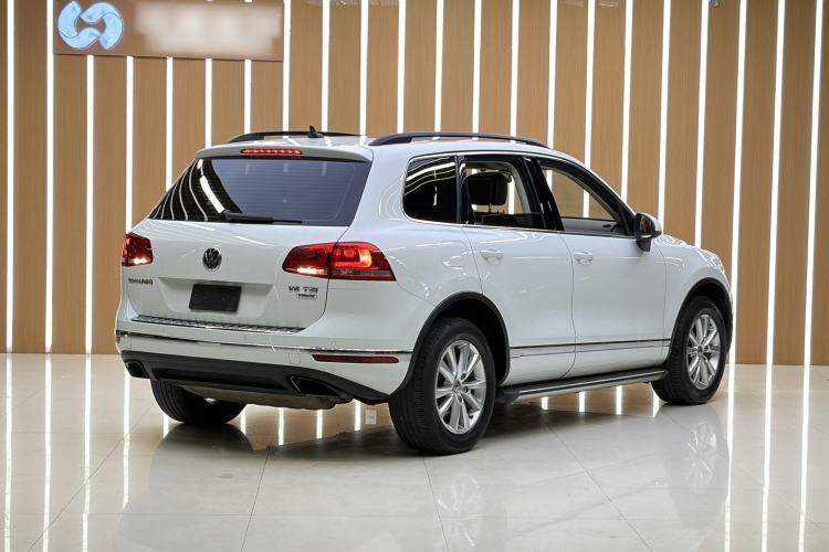 Used Volkswagen Touareg 2015 3.0 TSI Standard Model Exterior 4