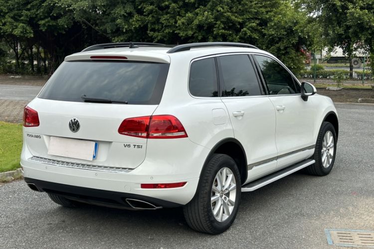 Used Volkswagen Touareg 2015 3.0 TSI High-End Model Exterior 5