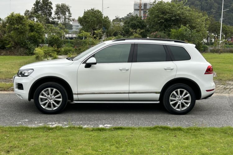 Used Volkswagen Touareg 2015 3.0 TSI High-End Model Exterior 7
