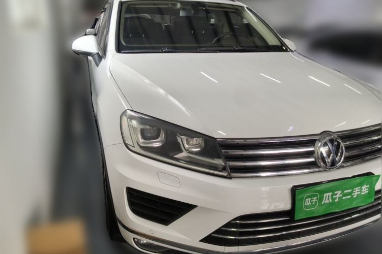 Used Volkswagen Touareg 2015 3.0 TSI Standard Model Front Right 45 Deg