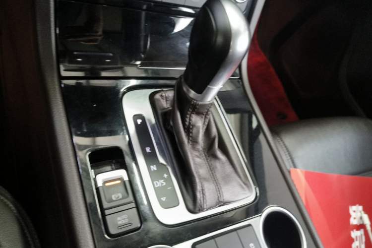 Used Volkswagen Touareg 2015 3.0 TSI Standard Model Gear Lever