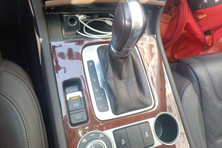 Used Volkswagen Touareg 2015 3.0 TSI Standard Model Gear Lever