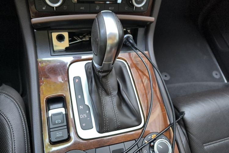 Used Volkswagen Touareg 2015 3.0 TSI Audacious Limited Edition Gear Lever