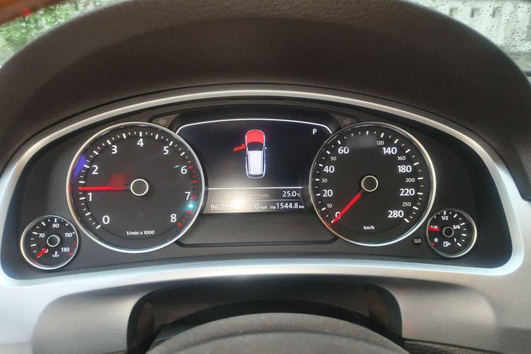 Used Volkswagen Touareg 2015 3.0 TSI High-End Model Instrument Cluster