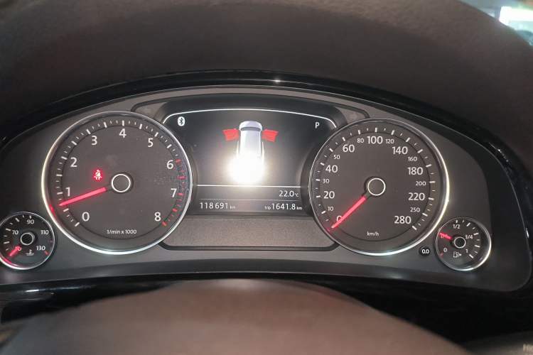 Used Volkswagen Touareg 2015 3.0 TSI Standard Model Instrument Cluster