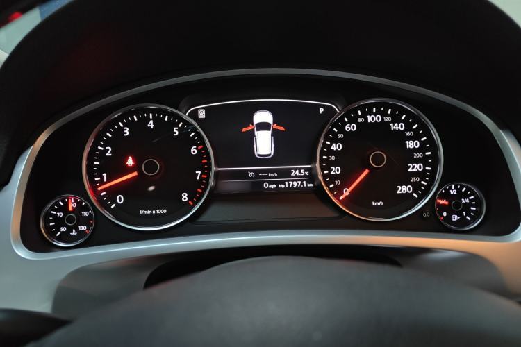 Used Volkswagen Touareg 2015 3.0 TSI High-End Model Instrument Cluster