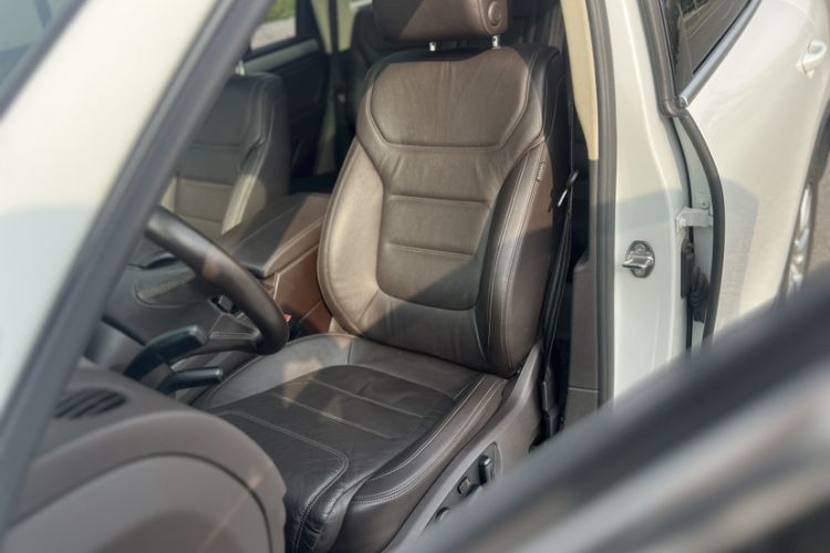 Used Volkswagen Touareg 2015 3.0 TSI Standard Model Interior 1