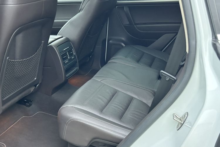 Used Volkswagen Touareg 2015 3.0 TSI High-End Model Interior 3