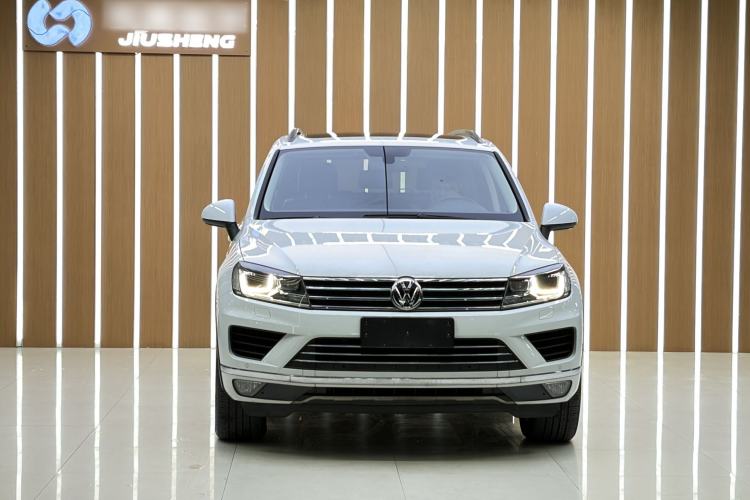 Used Volkswagen Touareg 2015 3.0 TSI Standard Model Interior 4