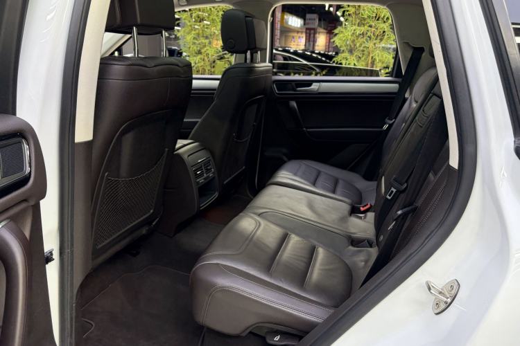 Used Volkswagen Touareg 2015 3.0 TSI Standard Model Interior 7