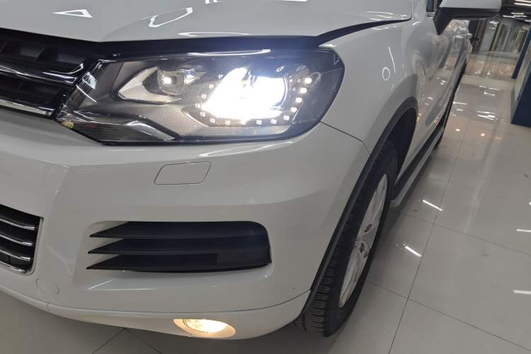 Used Volkswagen Touareg 2015 3.0 TSI High-End Model Left Front Headlight