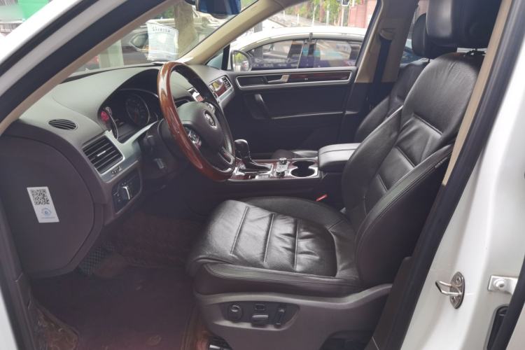 Used Volkswagen Touareg 2015 3.0 TSI Audacious Limited Edition Left Front Seat