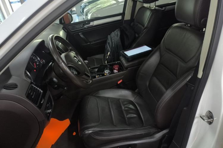 Used Volkswagen Touareg 2015 3.0 TSI Standard Model Left Front Seat