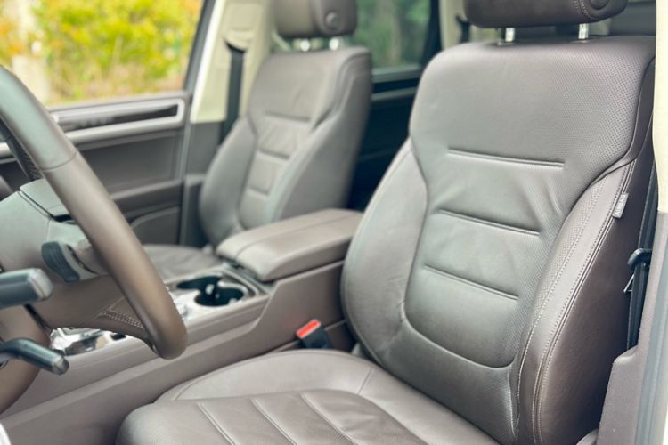 Used Volkswagen Touareg 2015 3.0 TSI High-End Model Left Front Seat