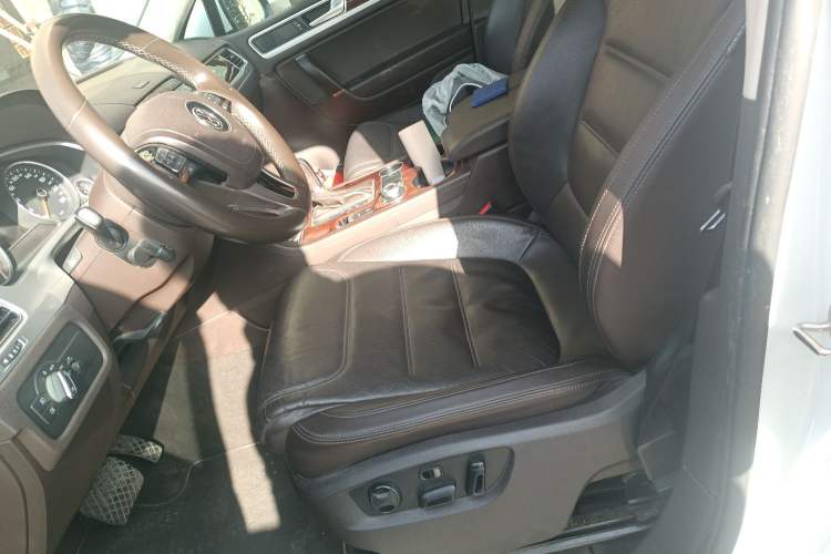 Used Volkswagen Touareg 2015 3.0 TSI Standard Model Left Front Seat