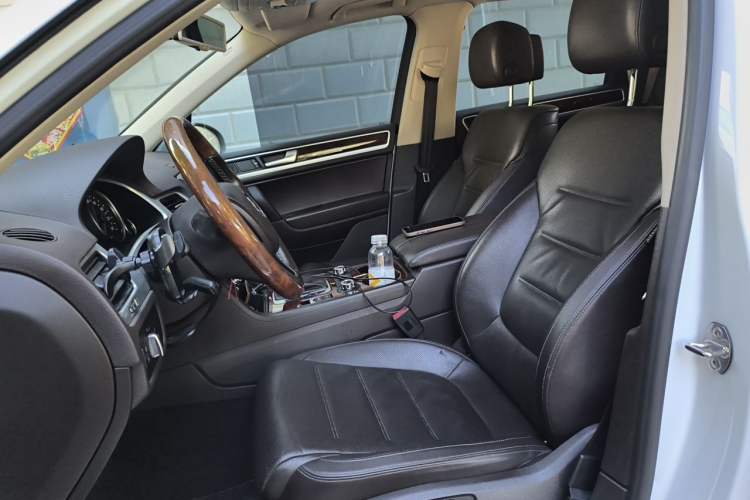Used Volkswagen Touareg 2015 3.0 TSI Audacious Limited Edition Left Front Seat
