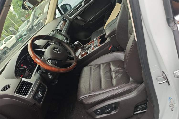 Used Volkswagen Touareg 2015 3.0 TSI Comfort Model Left Front Seat