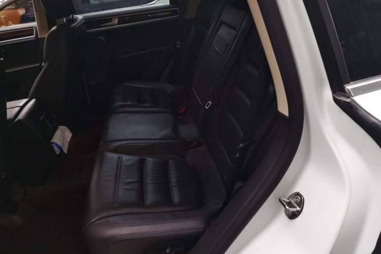 Used Volkswagen Touareg 2015 3.0 TSI Audacious Limited Edition Left Rear Seat
