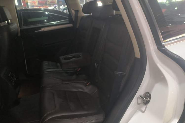 Used Volkswagen Touareg 2015 3.0 TSI Standard Model Left Rear Seat