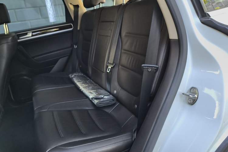 Used Volkswagen Touareg 2015 3.0 TSI Audacious Limited Edition Left Rear Seat