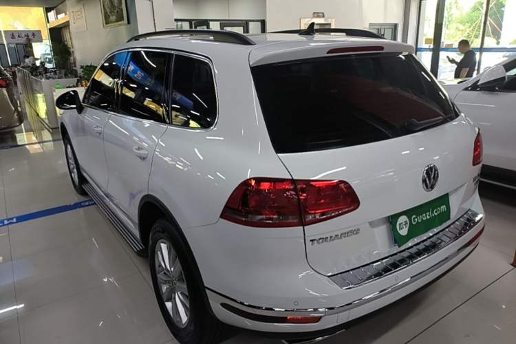 Used Volkswagen Touareg 2015 3.0 TSI Standard Model Rear Left 45 Deg