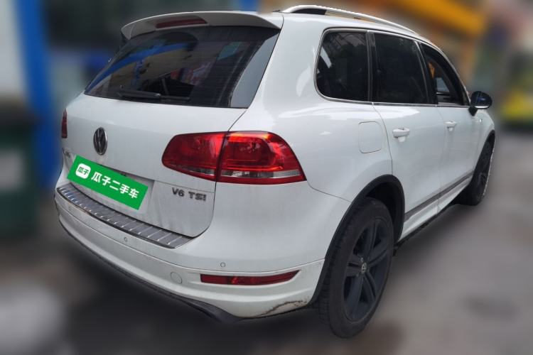 Used Volkswagen Touareg 2015 3.0 TSI Audacious Limited Edition Rear Right 45 Deg