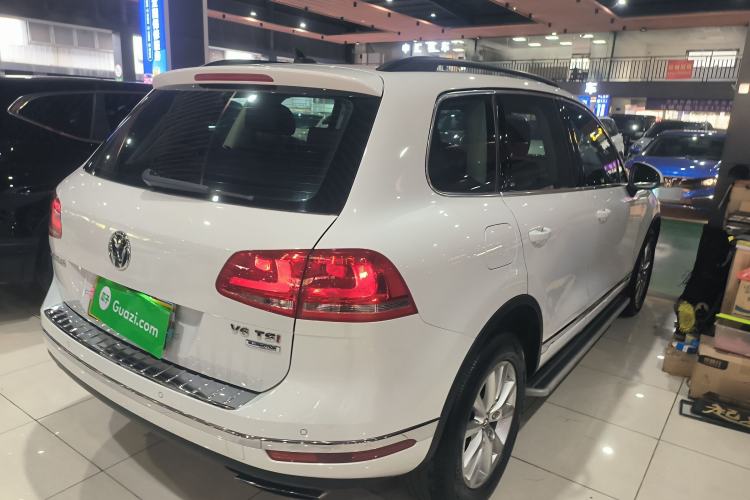 Used Volkswagen Touareg 2015 3.0 TSI Standard Model Rear Right 45 Deg
