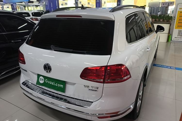 Used Volkswagen Touareg 2015 3.0 TSI Standard Model Rear Right 45 Deg