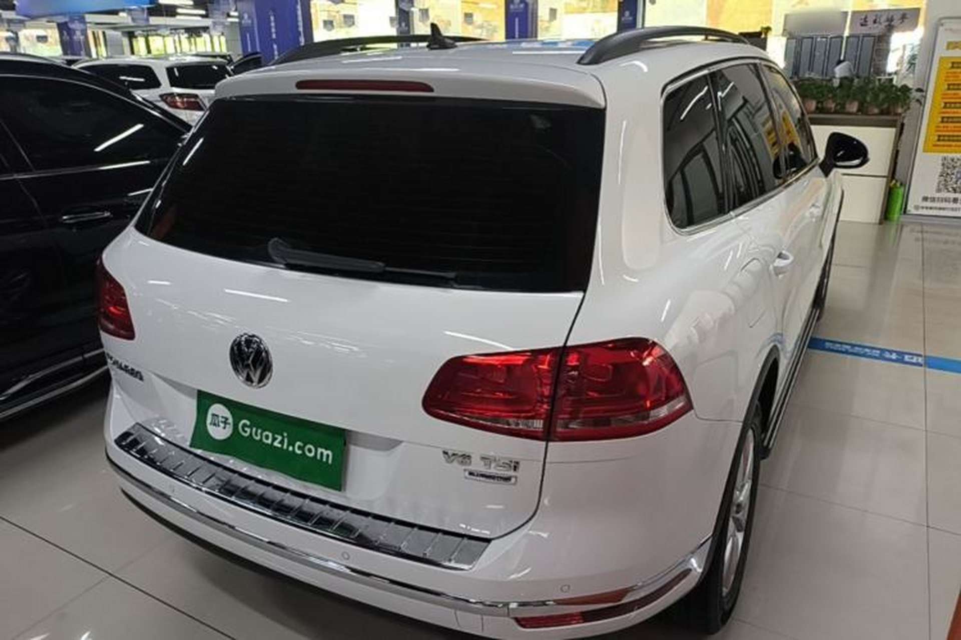 Used Volkswagen Touareg 2015 3.0 TSI Standard Model Rear Right 45 Deg