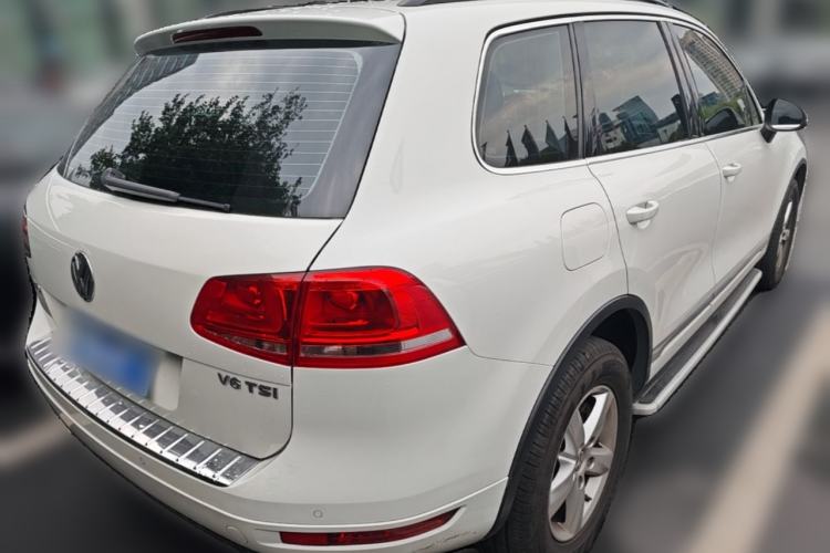 Used Volkswagen Touareg 2015 3.0 TSI Comfort Model Rear Right 45 Deg