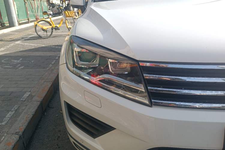 Used Volkswagen Touareg 2015 3.0 TSI Standard Model Right Front Headlight