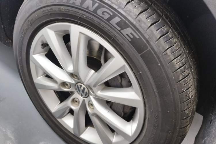 Used Volkswagen Touareg 2015 3.0 TSI Standard Model Right Front Wheel Hub