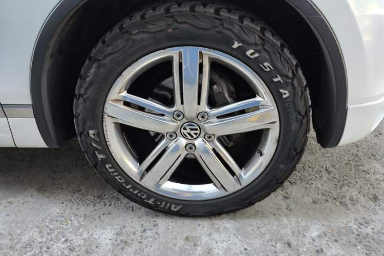 Used Volkswagen Touareg 2015 3.0 TSI Audacious Limited Edition Right Front Wheel Hub