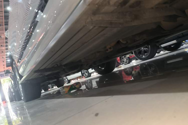 Used Volkswagen Touareg 2015 3.0 TSI Standard Model Right Side Sill