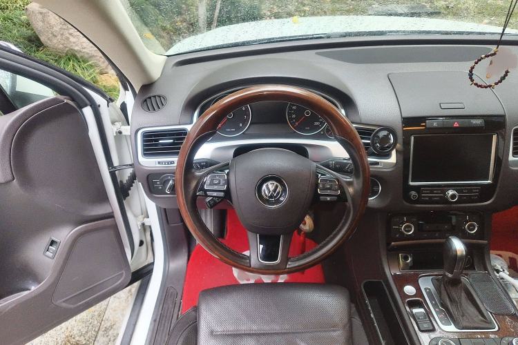 Used Volkswagen Touareg 2015 3.0 TSI High-End Model Steering Wheel