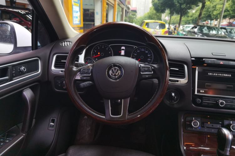 Used Volkswagen Touareg 2015 3.0 TSI Audacious Limited Edition Steering Wheel