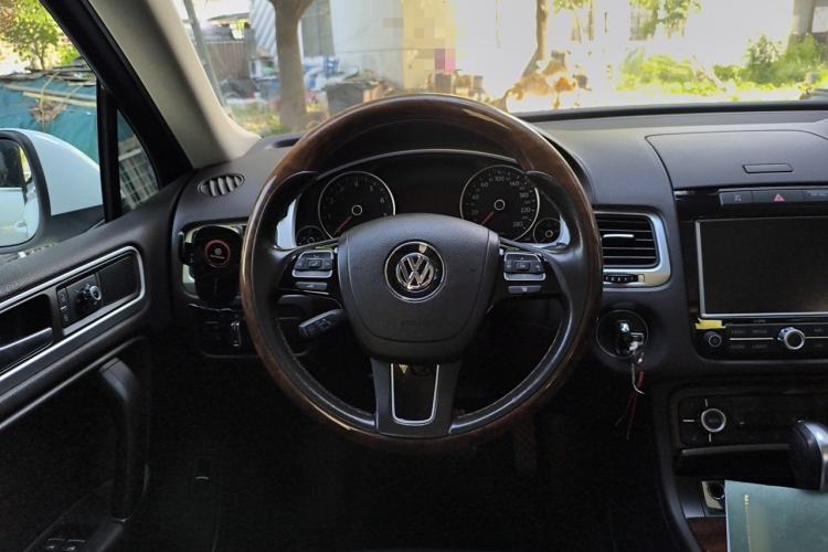Used Volkswagen Touareg 2015 3.0 TSI Audacious Limited Edition Steering Wheel
