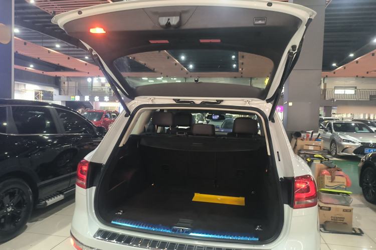 Used Volkswagen Touareg 2015 3.0 TSI Standard Model Trunk