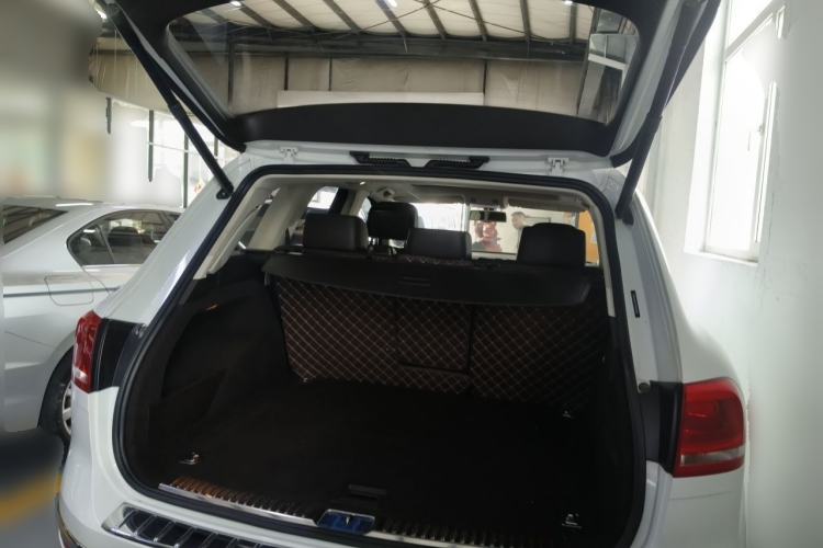 Used Volkswagen Touareg 2015 3.0 TSI Standard Model Trunk