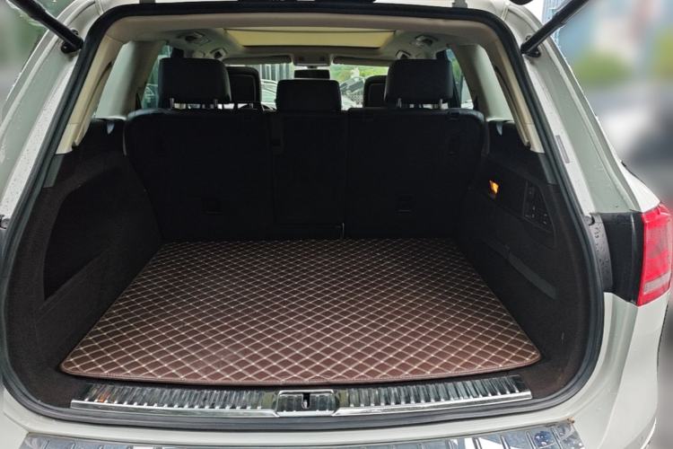 Used Volkswagen Touareg 2015 3.0 TSI Comfort Model Trunk