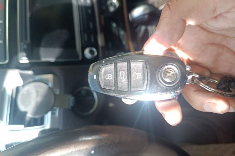Used Volkswagen Touareg 2015 3.0 TSI Standard Model Vehicle Key
