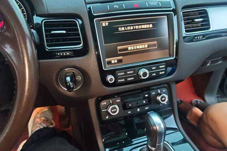 Used Volkswagen Touareg 2016 3.0 TSI Ignis Edition Audio And AC Panel